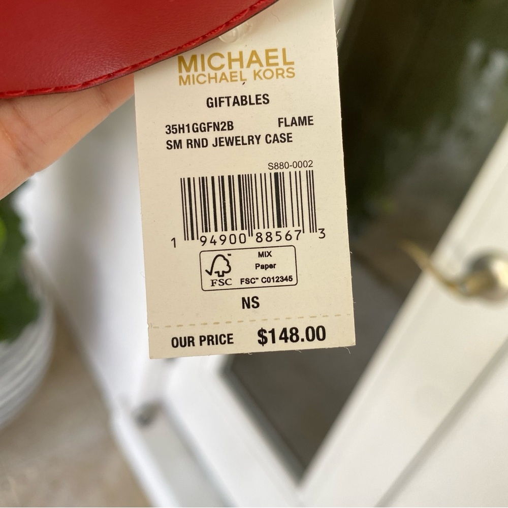 Limited‼️ Michael Kors jewelry box in red - Picture 8 of 10